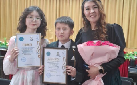 Ақын Мұқағали Мақатаевтың туғанына 95 жыл толуына орай өткізілген «Өмір – өзен, жыр-өмір» атты ән-жыр кеші